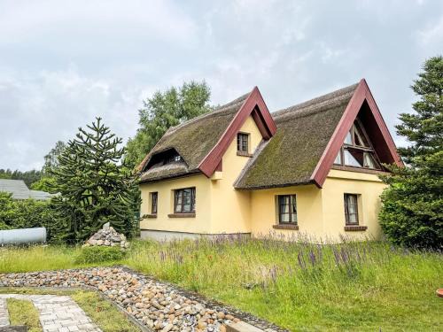 Gristow Maison | Holiday Home Ferienhaus Pier 15 A by Interhome