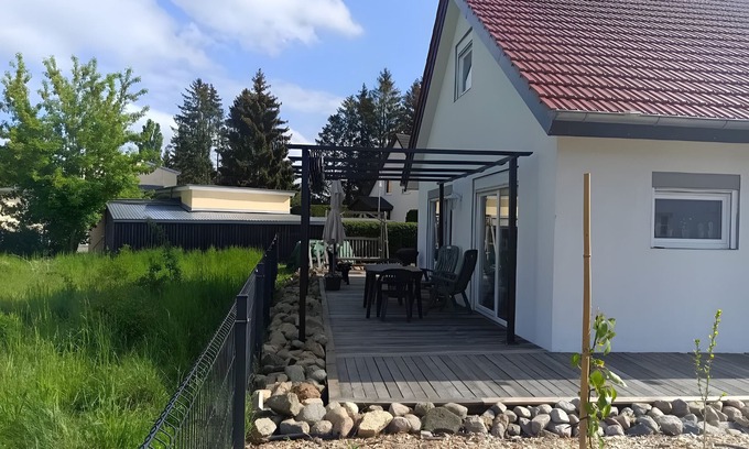 Warin Maison | Holiday Home 'Ferienhaus Schw Agnes' with Lake View, Private Terrace and Wi-Fi