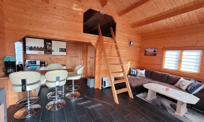 Stotternheim Maison | Holiday Home 'Ferienhaus Seeblick' with Lake View, Private Terrace and Air Conditioning
