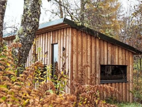 Bunloit Maison | Holiday Home G-Wilderness Cabin by Interhome