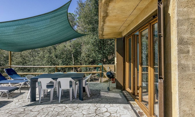 Santa Pellaia Maison | Casa de vacaciones 'Gavarres2' con vistas a la montaña, piscina privada y terraza privada
