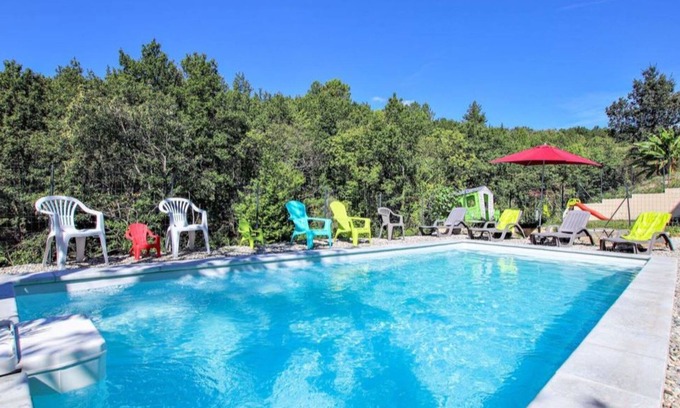Vesseaux Maison | Holiday Home 'Gite 6 Personnes' with Mountain View, Wi-Fi and Air Conditioning
