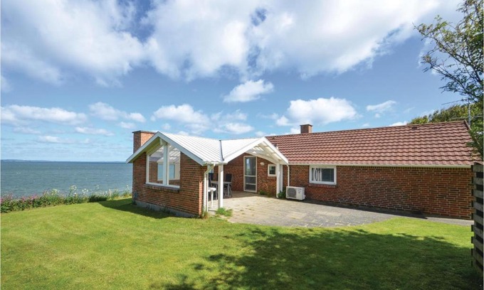 Ronbjerg Maison | Holiday Home Grynderup Strand Roslev
