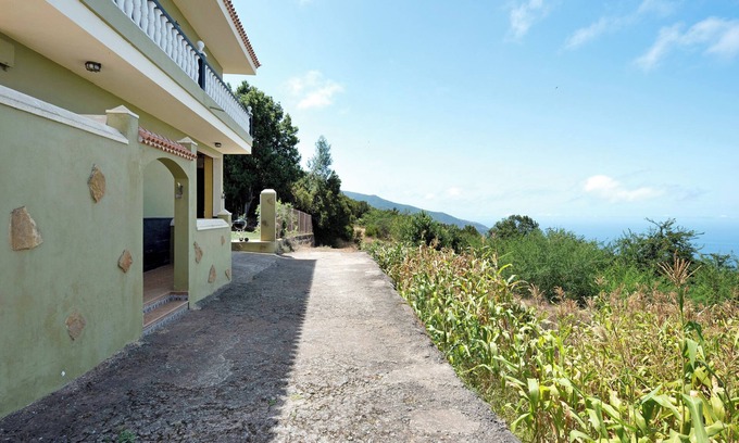 La Orotava Maison | Maison de vacances "House Vochozka" avec vue sur la mer, jardin partagé et Wi-Fi.