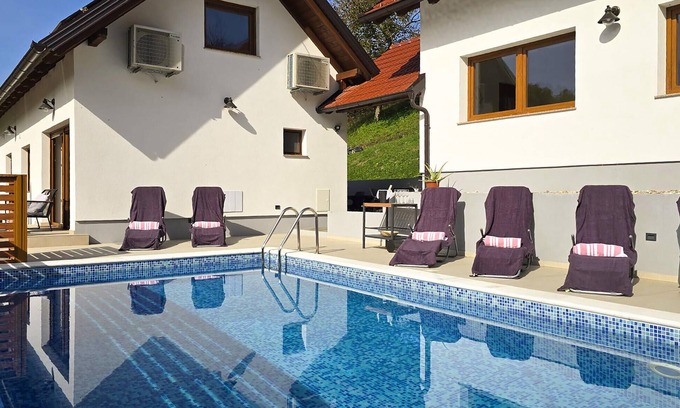 Tuheljske Toplice Maison | Holiday Home with pool