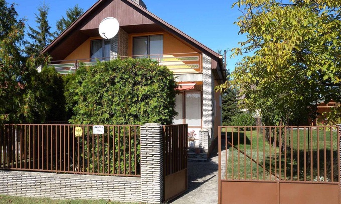 Balatonkeresztur Maison | Maison de vacances avec télévision couleur équipée du câble et micro onde