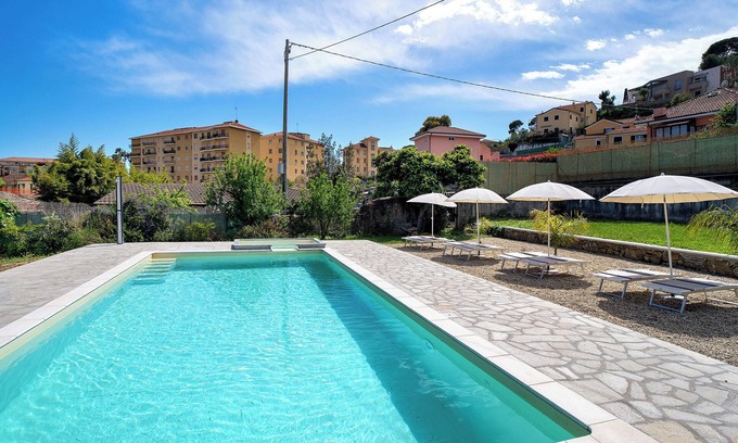 Imperia Maison | Maison de vacances 'Il Gattino Di Porto Appartamento 2' avec piscine partagée