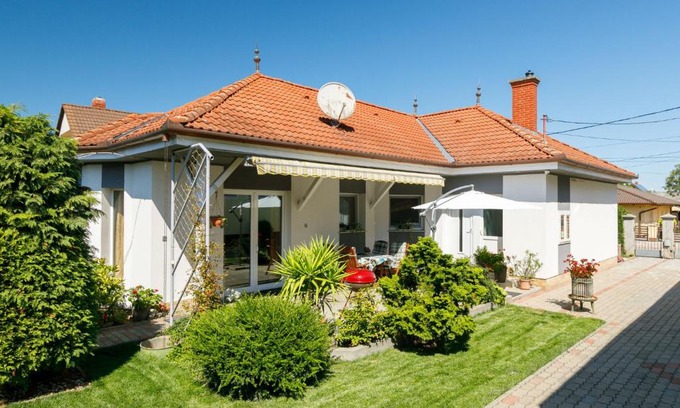 Balatonlelle Maison | Holiday Home Ildiko by Interhome