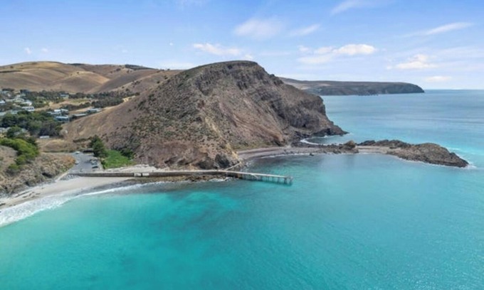 Second Valley Maison | Holiday Home in Second Valley - pet friendly. Short stroll to the beach