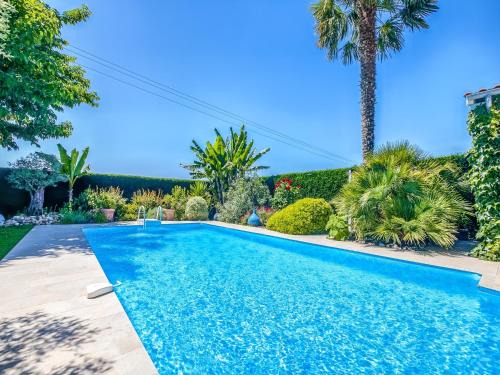 Barry-d'Islemade Maison | Holiday Home in Barry-d'Islemade with Pool