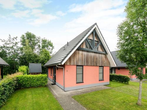 Balk Maison | Holiday Home in Balk near Frisian Lakes