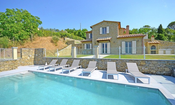 Ossaia Maison | Luxueuse villa à Cortona avec piscine