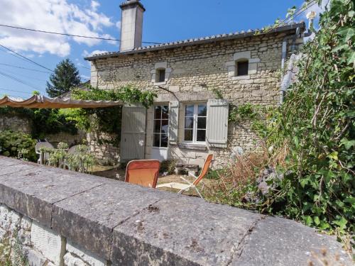 Sossais Maison | Holiday Home in Puygareau near Poitiers