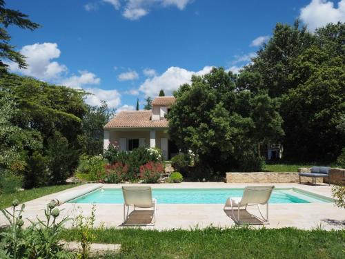 Villes-sur-Auzon Maison | Holiday Home in Villes-sur-Auzon with Pool