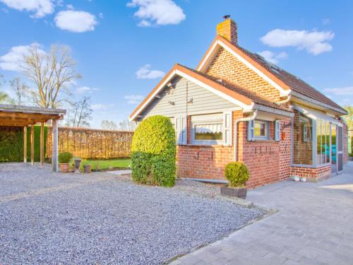 Ypres Maison | Holiday Home in Hollebeke with Private Garden