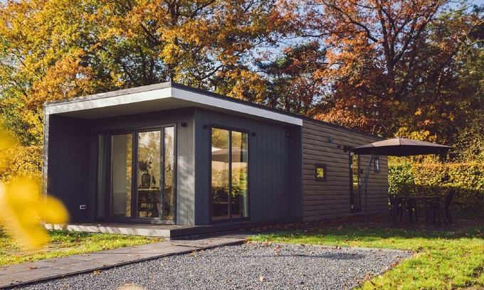 Municipality of Rijssen-Holten Cottage | Chalet moderne avec rיserve naturelle