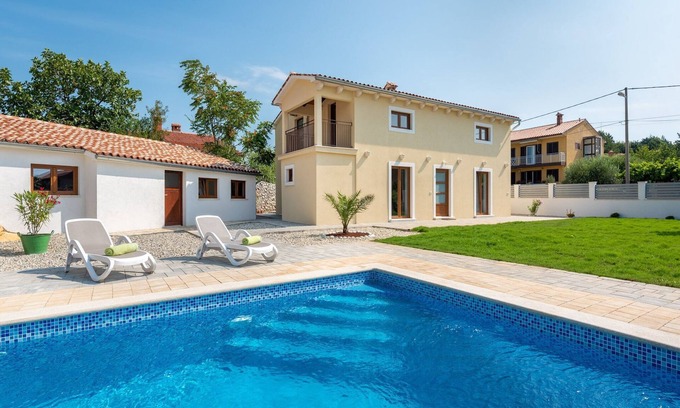 Kapelica Maison | Maison de vacances א Labin avec piscine privיe