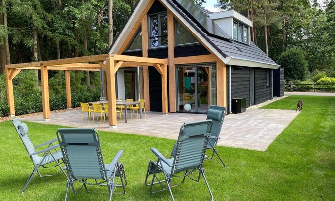 Lochem Maison | Holiday Home in Lochem with Garden View
