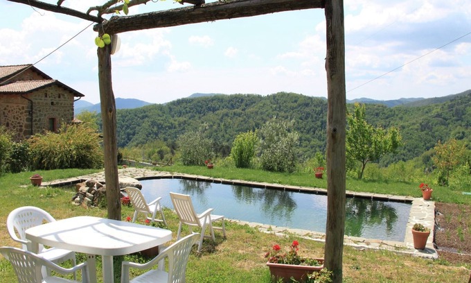 Mulazzo Maison | Maison de vacances cosy avec piscine à Canossa