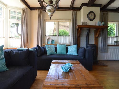 Nijeberkoop Maison | Holiday Home in Nijeberkoop near Nature, cleaning included