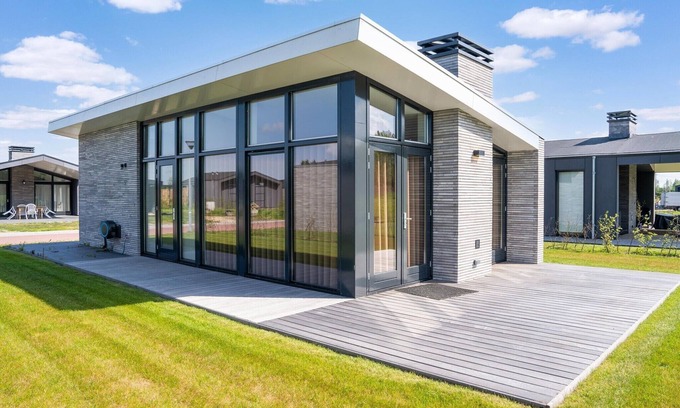 Leiderdorp Maison | Holiday Home in Oud Ade near Kaag Lakes