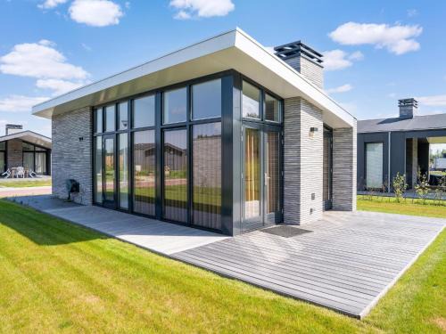 Leiderdorp Maison | Holiday Home in Oud Ade near Kaag Lakes