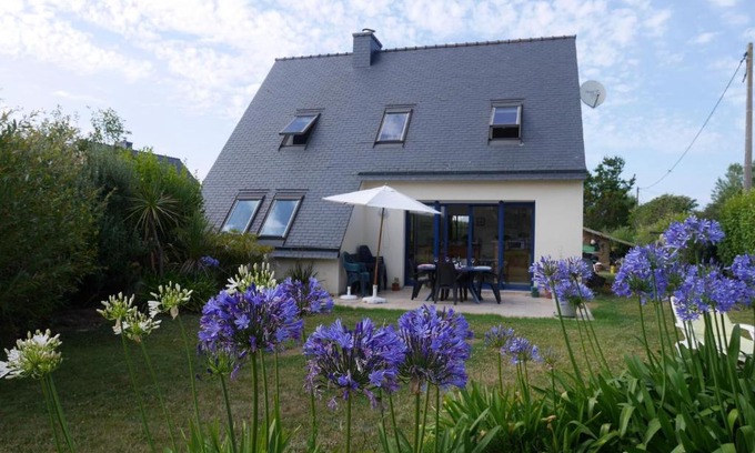 Brignogan-Plage Maison | Holiday Home in Plouneour near Sandy Beach