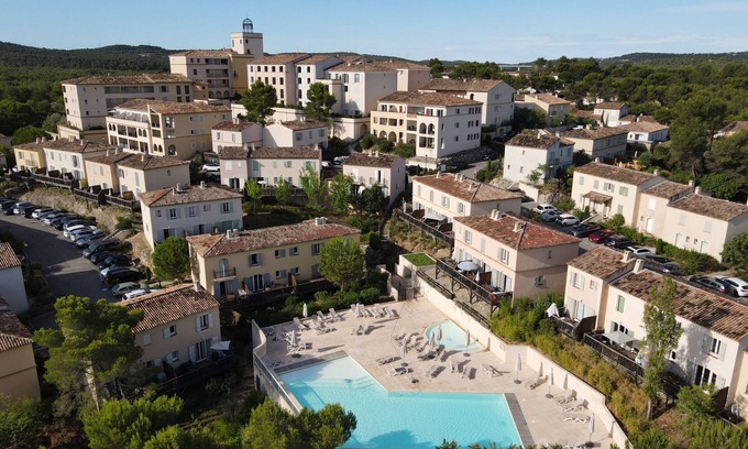 Pont Royal Maison | Maison de Vacances en Provence avec Piscine, Golf à Proximité, Fibre et Linge Haut de Gamme