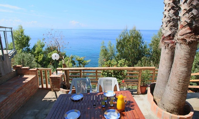 Santa Maria Maison | Maison de vacances confortable à Ricadi près de la mer