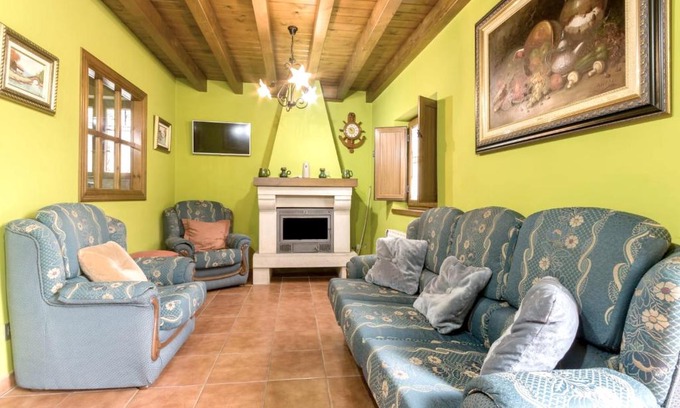 Trescares Maison | Holiday home in rural area with mountain view in Trescares