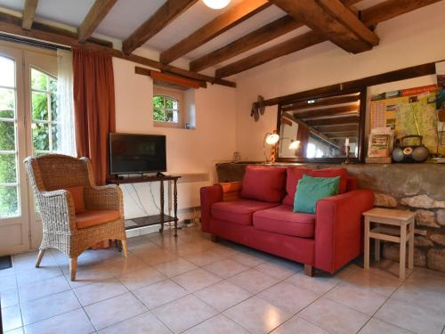 Saizy Maison | Holiday Home in Saizy with Stargazing Garden