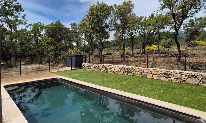 Bedoin Cottage | Holiday home in the Mont Ventoux with private pool.