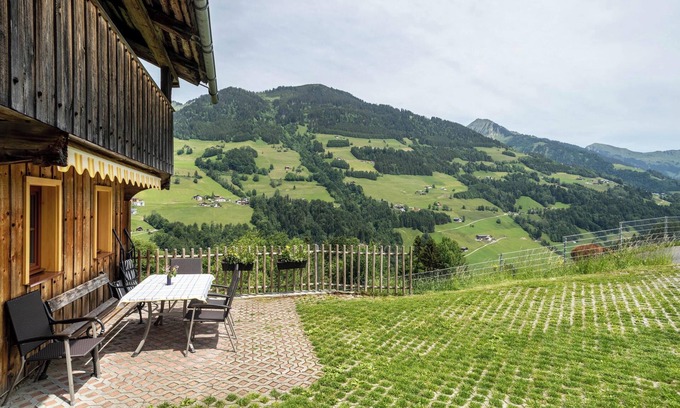Raggal Maison | Maison de vacances "Knusperhäuschen Höfen-Hüsle" avec vue sur les montagnes