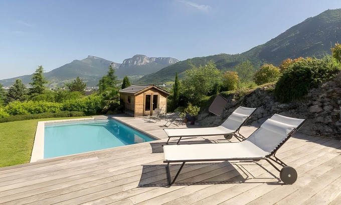 Challes-les-Eaux Maison | Maison de vacances 'Le Gypaete' avec vue sur les montagnes, piscine privée et Wi-Fi