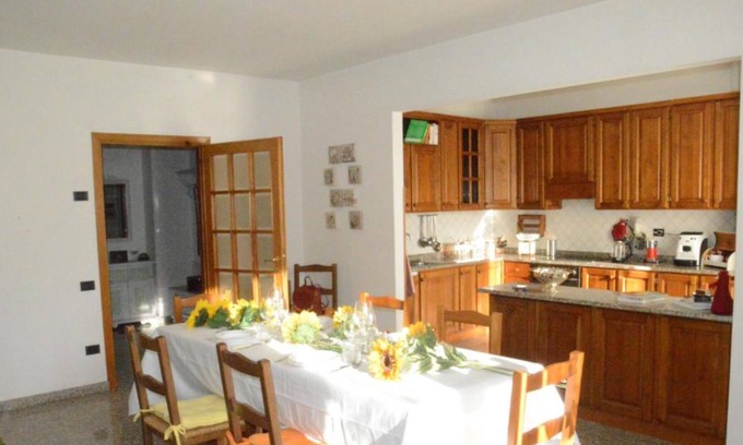 Collesanto Maison | Holiday Home 'La Casa Di Lupin A Perugia' with Shared Terrace and Wi-Fi