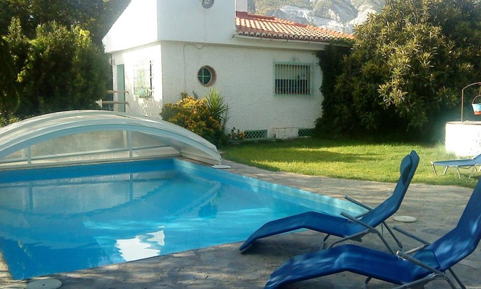Durcal Maison | Holiday Home 'La Casita Del Valle' with Mountain View, Private Pool and Wi-Fi