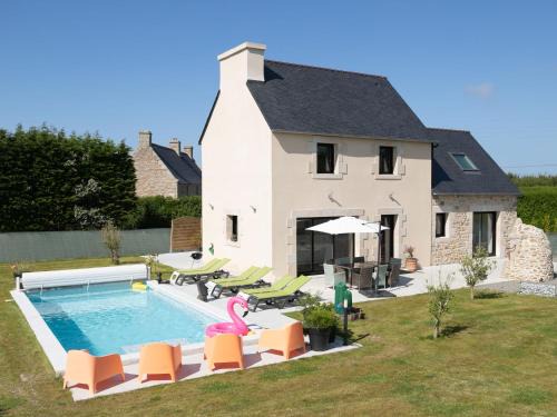 Kerlouan Maison | Holiday Home La Maison de Parrain by Interhome
