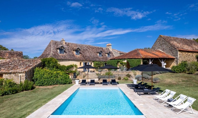 Sainte Croix de Beaumont Maison | Holiday Home 'Le Mas' with Private Pool, Private Terrace and Wi-Fi