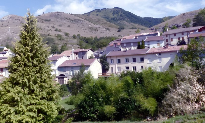 Caussou Maison | Holiday Home 'Le Marmare' with Mountain View, Private Terrace and Wi-Fi