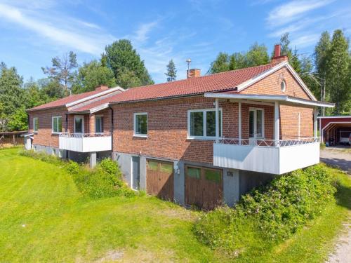 Harjedalen Maison | Holiday Home Linsell Villan by Interhome