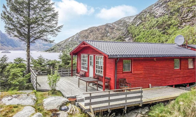 Vagsoy Maison | Holiday Home Måløy Husevåg