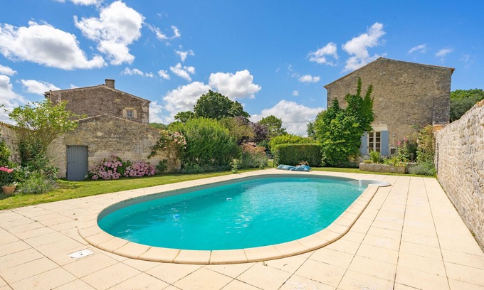 Sainte Gemme Maison | Maison de vacances 'Maison De Vacances Avec Piscine' avec piscine privée, terrasse privée et Wi-Fi