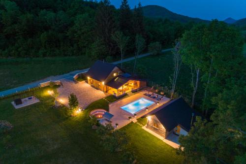 Gospic Chalet De Ski | Holiday Home Mali Medo