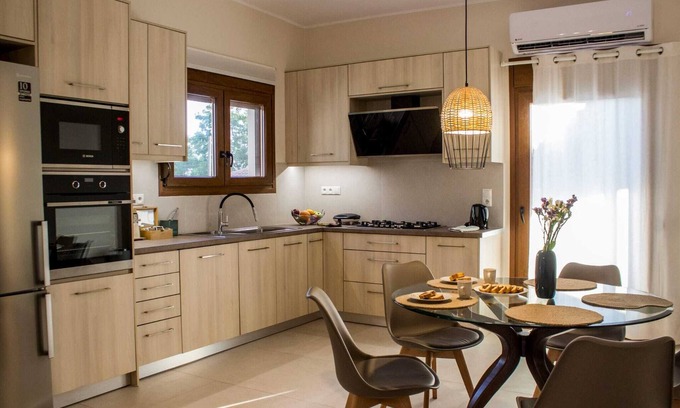 Armenoi Maison | Holiday Home "Marzia's Garden House" with Mountain View & Wi-Fi