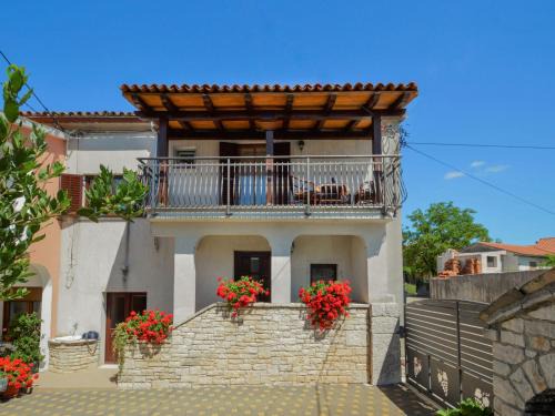 Foli Maison | Holiday Home Milka 2 by Interhome