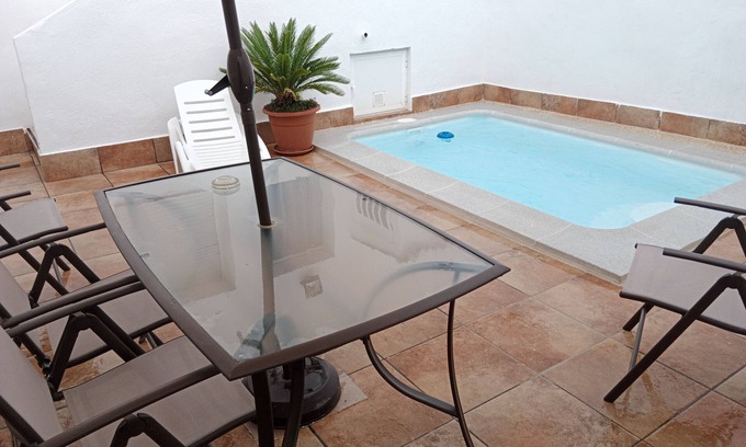 Santa Elena Maison | Maison de vacances Nuevas Poblaciones avec vue sur les montagnes, piscine et Wi-Fi.