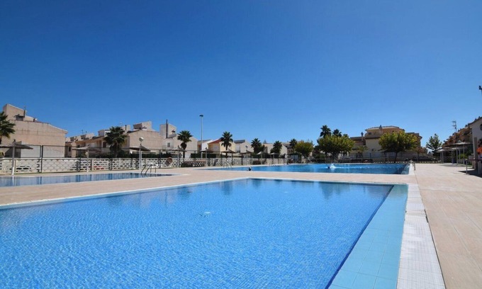 Monte Faro Maison | Maison de vacances 'Preciosa Vivienda Unifamiliar' avec vue sur les montagnes, piscine et Wi-Fi