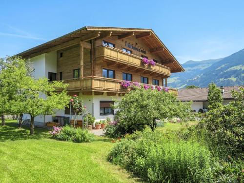 Fuegen Maison | Holiday Home Penz by Interhome