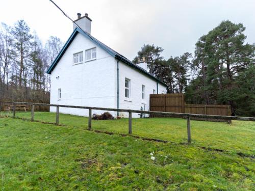 Alvie Maison | Holiday Home Railway House by Interhome