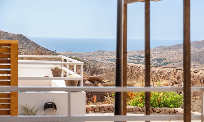 Presillas Bajas Maison | Holiday Home 'Rous' with Sea View, Private Pool and Wi-Fi